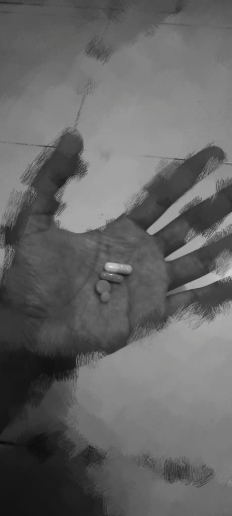 gambar 4 jenis obat yang beberapa hari kebelakang aku sering konsumsi